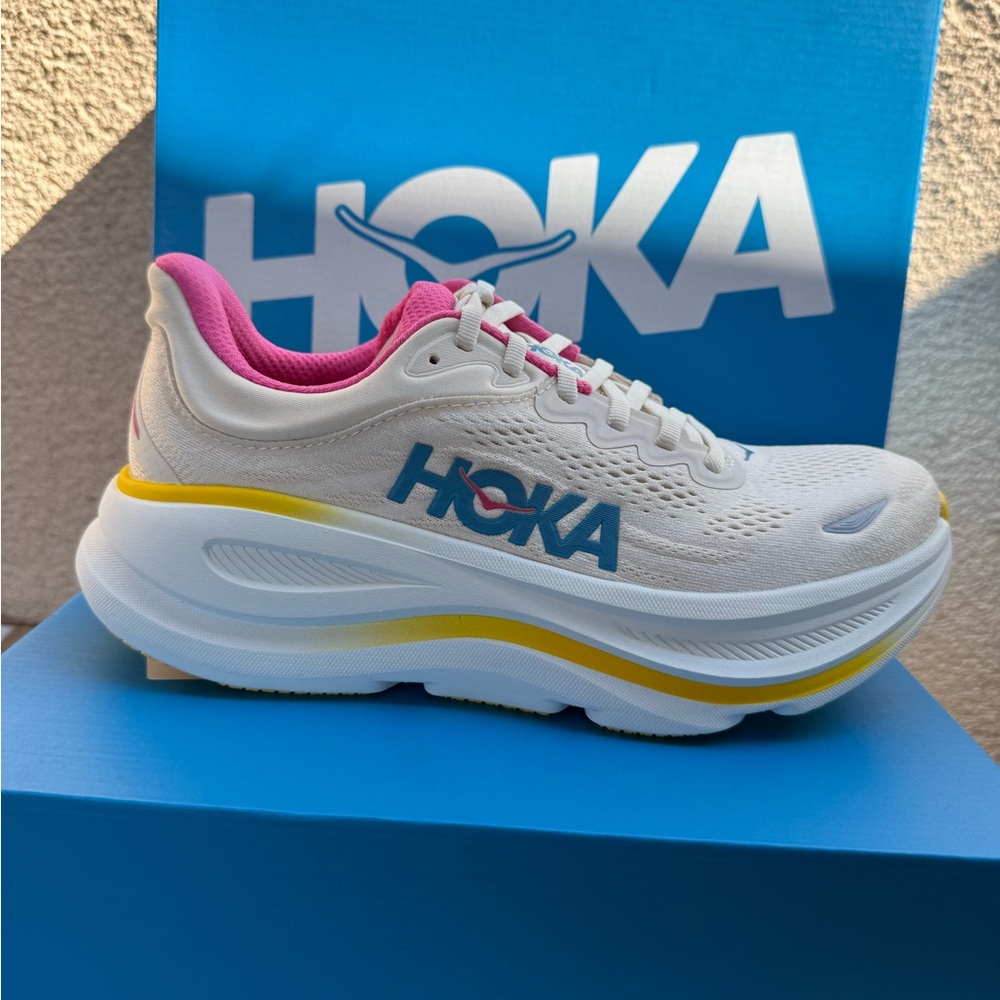 Hoka one one women’s bondi 9 1162012 ALBST regular fit B